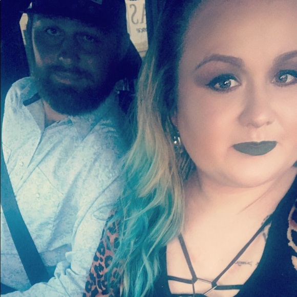 Meet your Posher, Ashlee - Picture 2 of 3